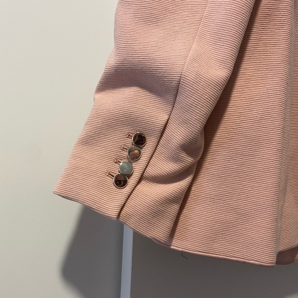 Blush pink knit blazer with gold buttons - Picture 3 of 6